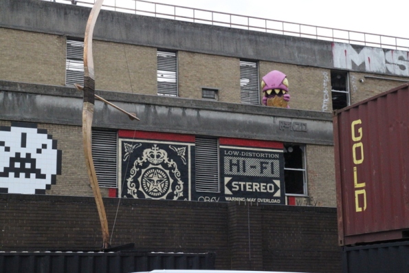Street art Londres - 05 - Sheppard Fairey, Dray walk