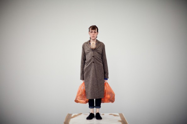 Ron Mueck - Woman with shopping - crédit Thomas Salva - Lumento