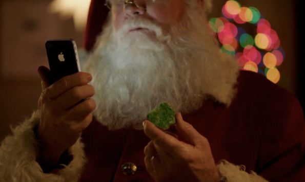 santa-with-his-iphone